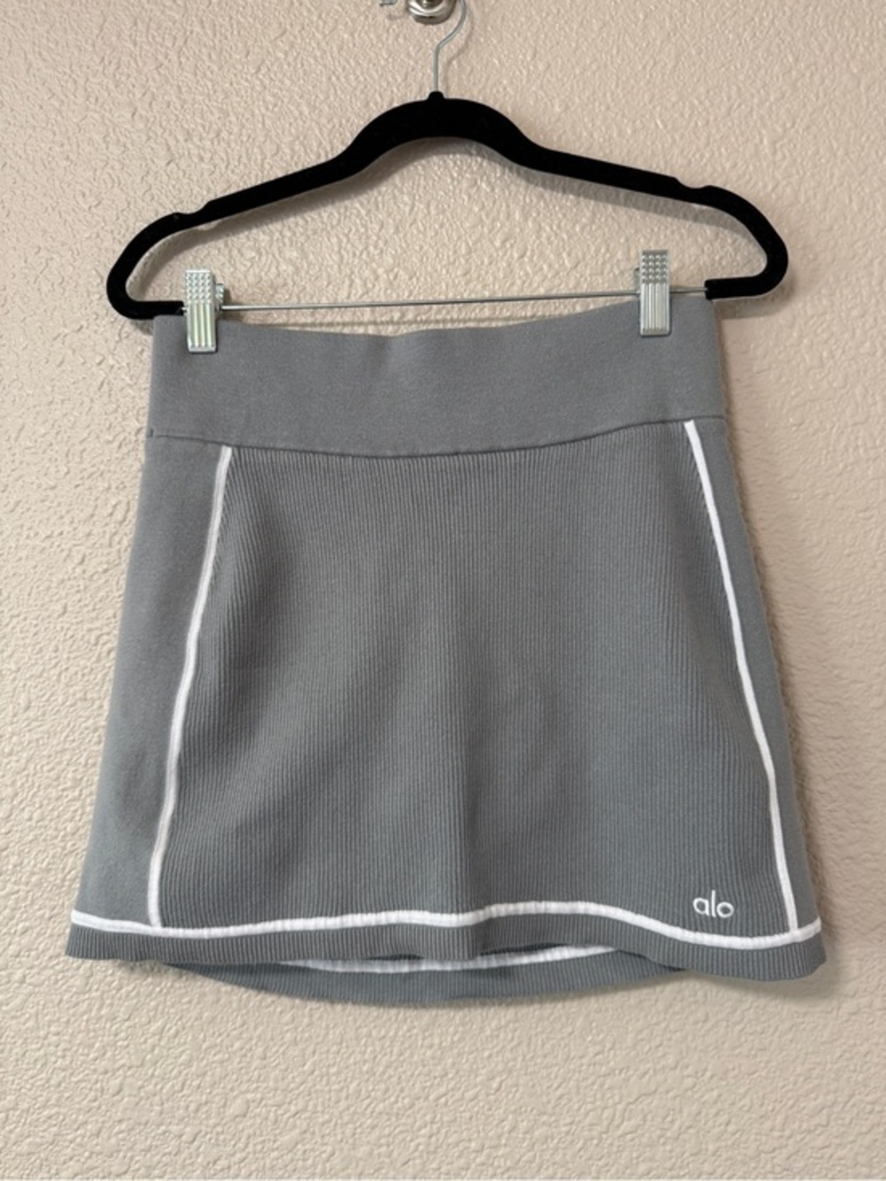 Alo Ribbed Sweater Knit Highline Mini Skirt Athleisure Sporty Tennis Preppy M - Picture 2 of 9